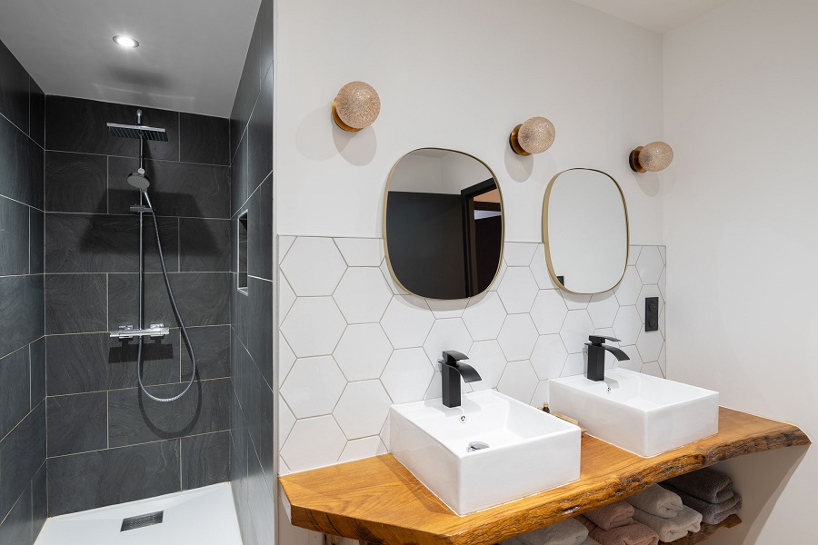 salle de bain deux biches location appartement vosges gerardmer centre ville